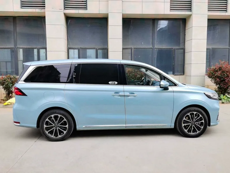 荣威IMAX8 内饰后排