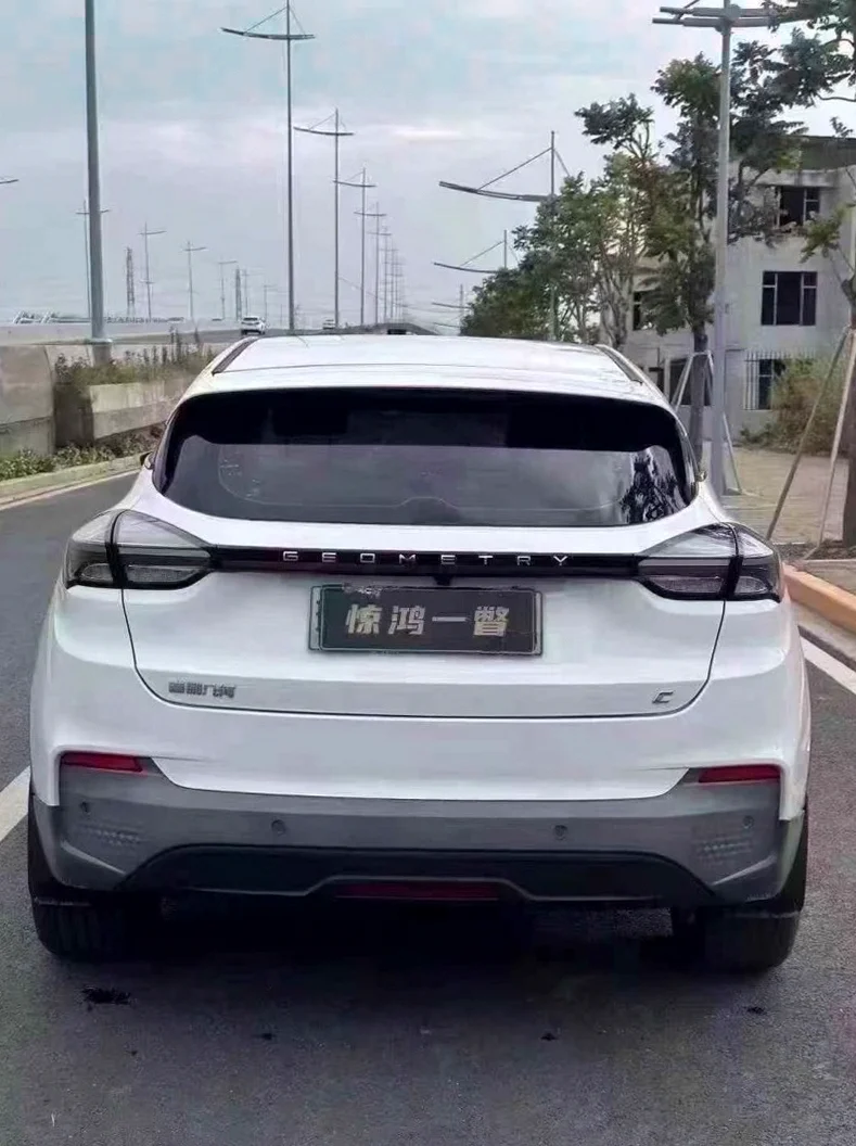 吉利几何 内饰后排