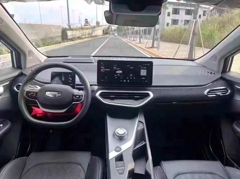 吉利几何 内饰前排