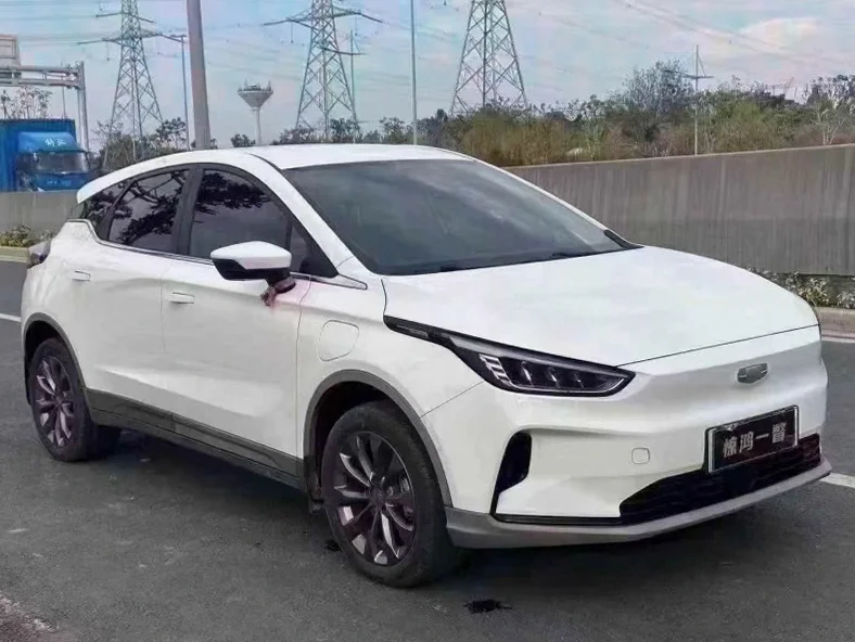 吉利几何 正面外观二