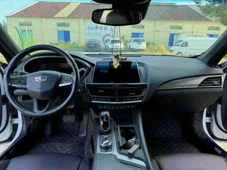 凯迪拉克CT5 后面外观三