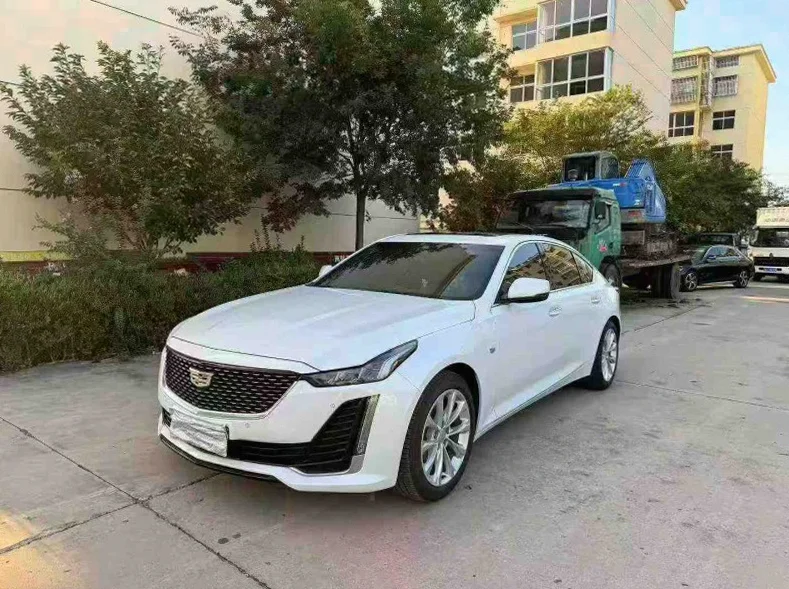 凯迪拉克CT5 正面外观二