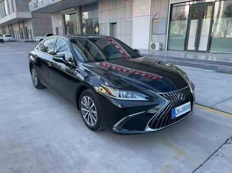 雷克萨斯ES 正面外观三