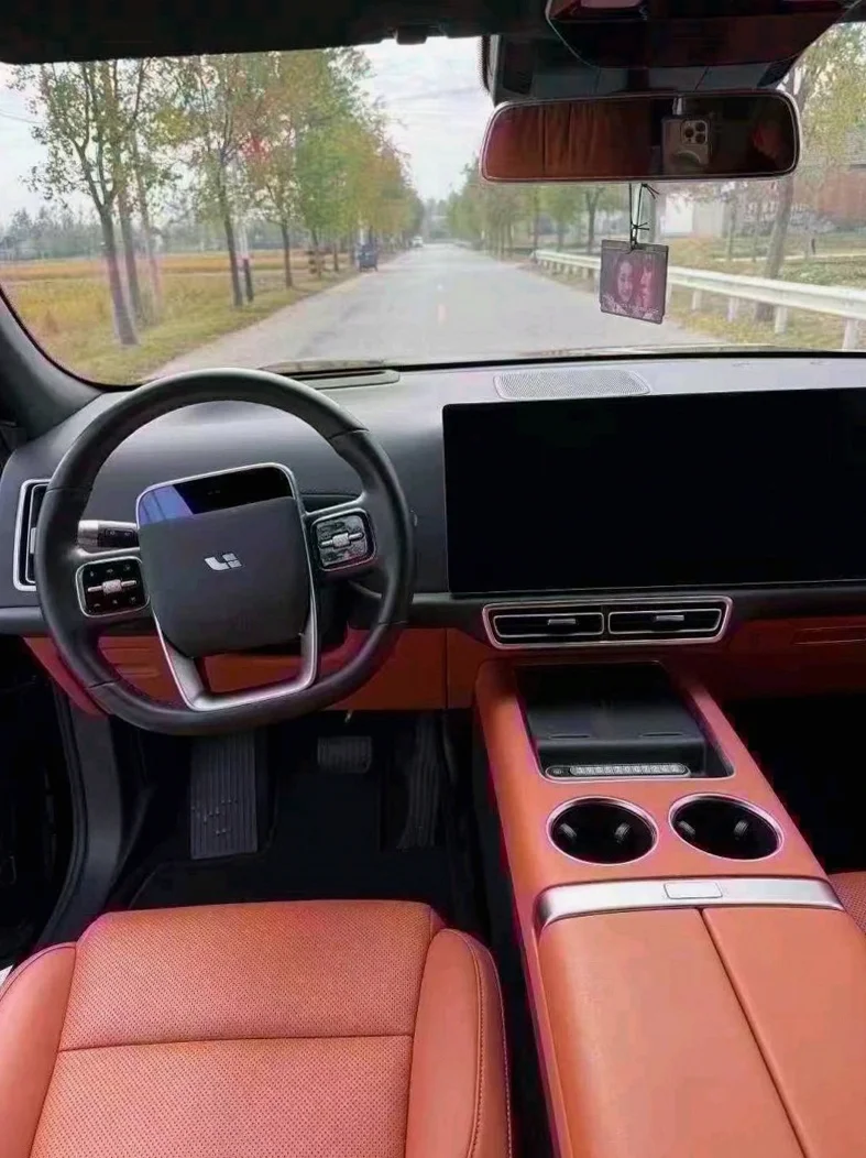 理想L7 后面外观一