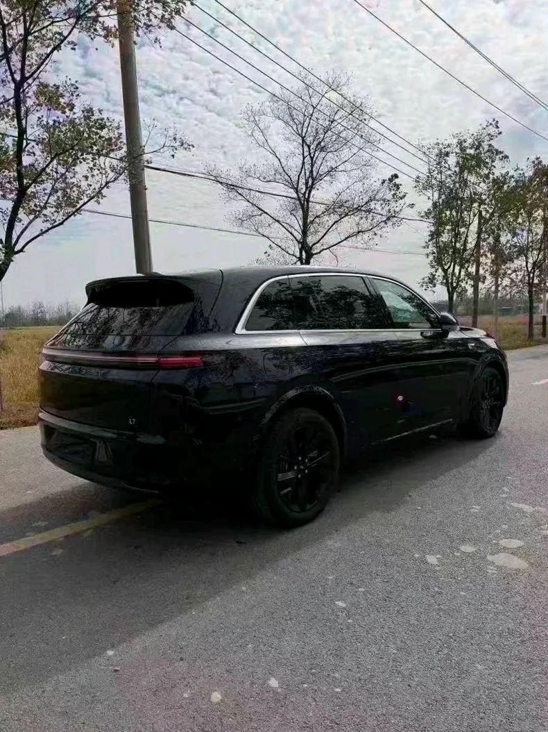 理想L7 内饰前排