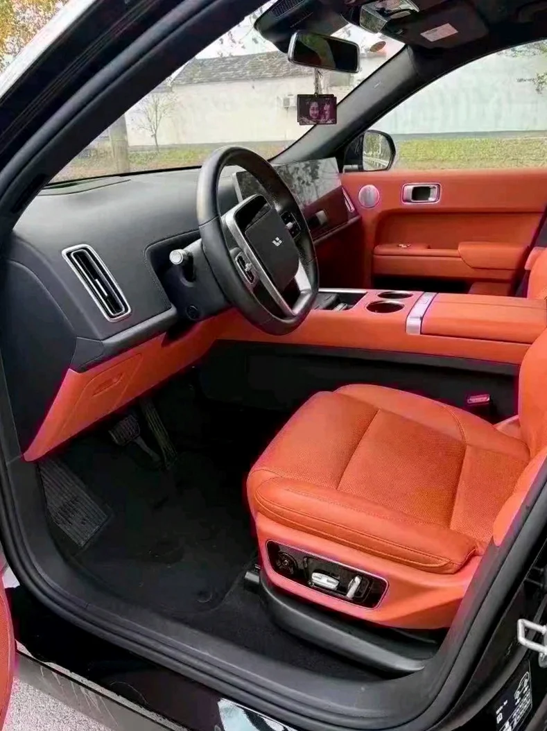 理想L7 后面外观三