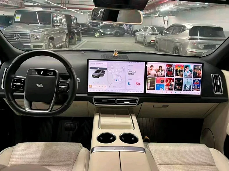 理想L8 后面外观三