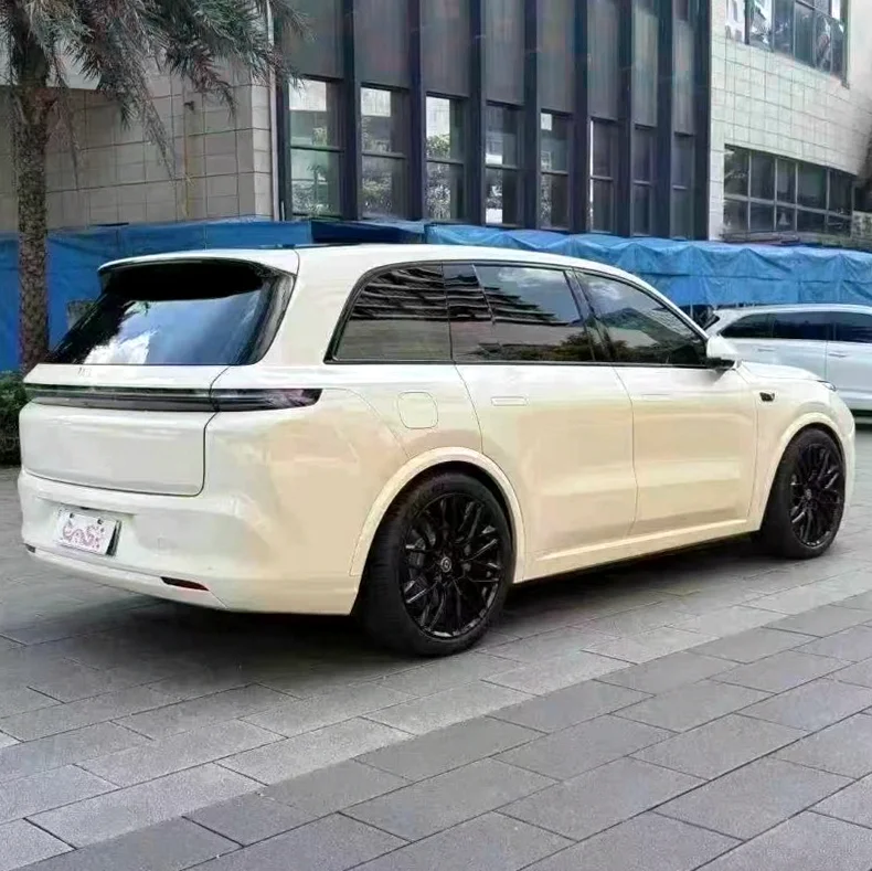 理想L8 内饰前排