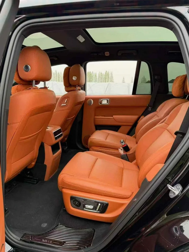 理想L8 后面外观三