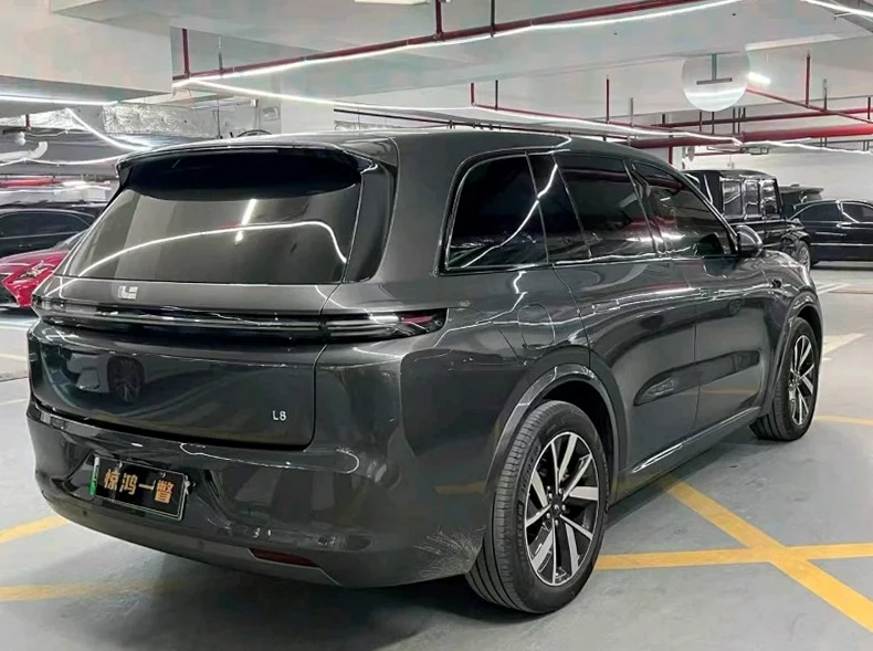 理想L8 内饰后排