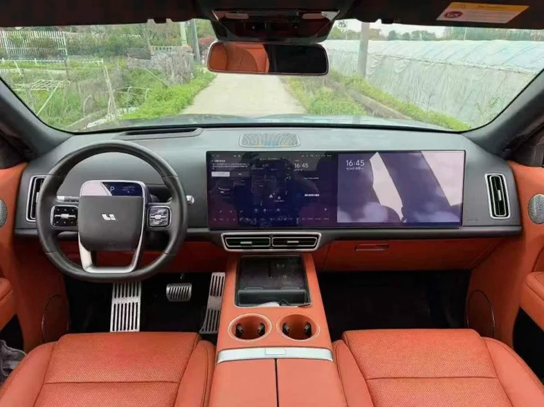 理想L8 后面外观二