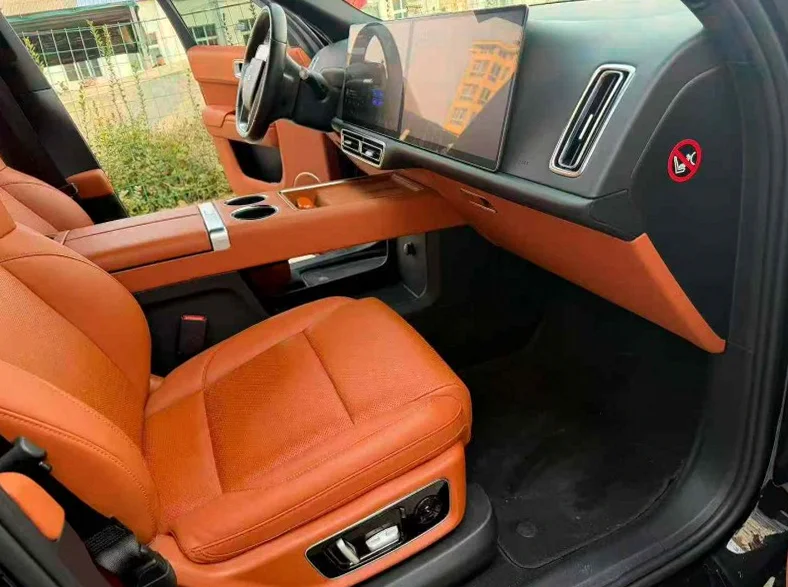 理想L9 后面外观一