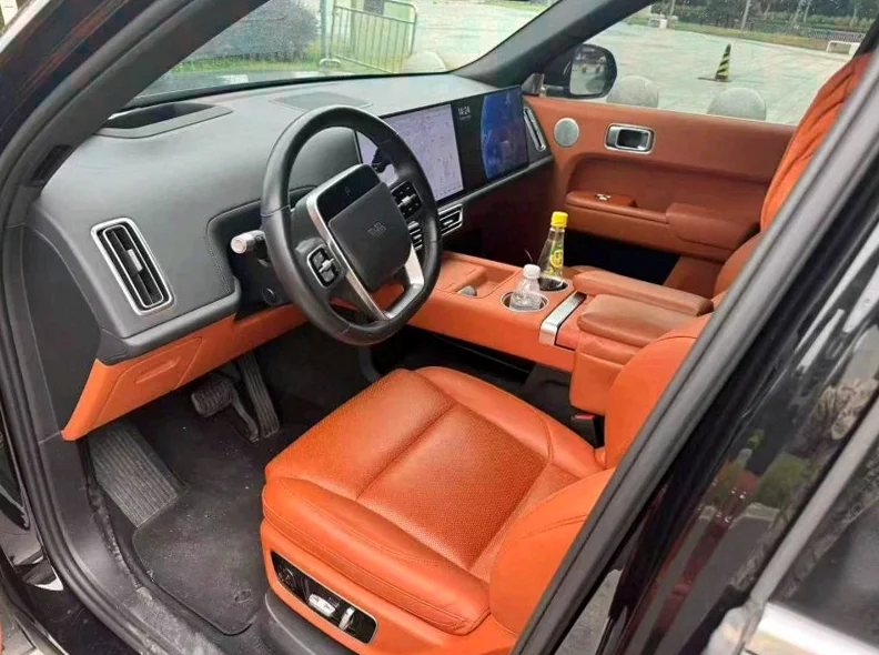 理想L9 后面外观一