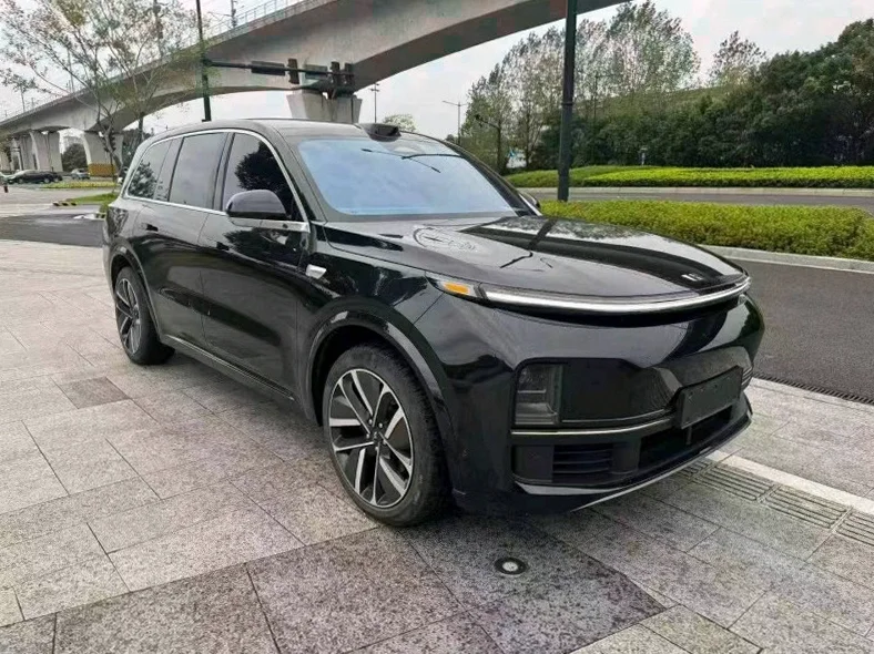 理想L9 正面外观三