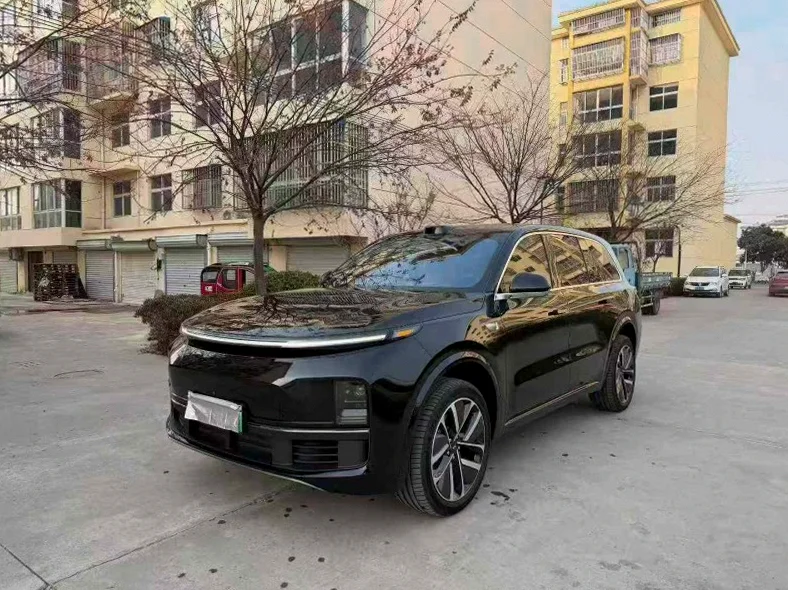 理想L9 正面外观二