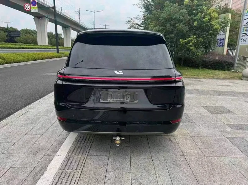 理想L9 内饰前排