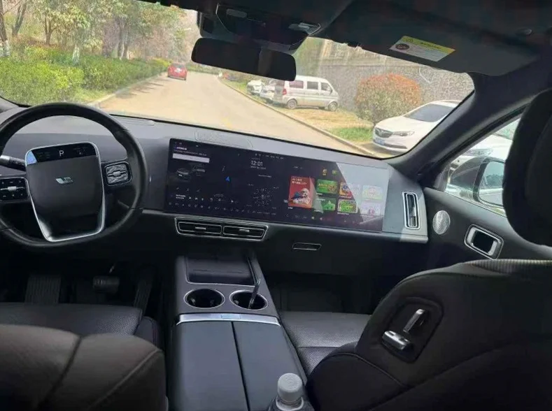 理想L9 后面外观一