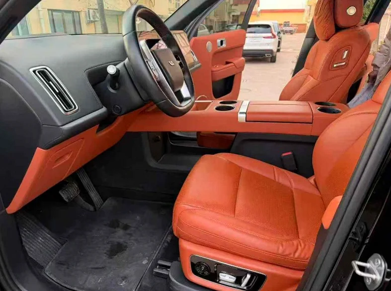 理想L9 后面外观二