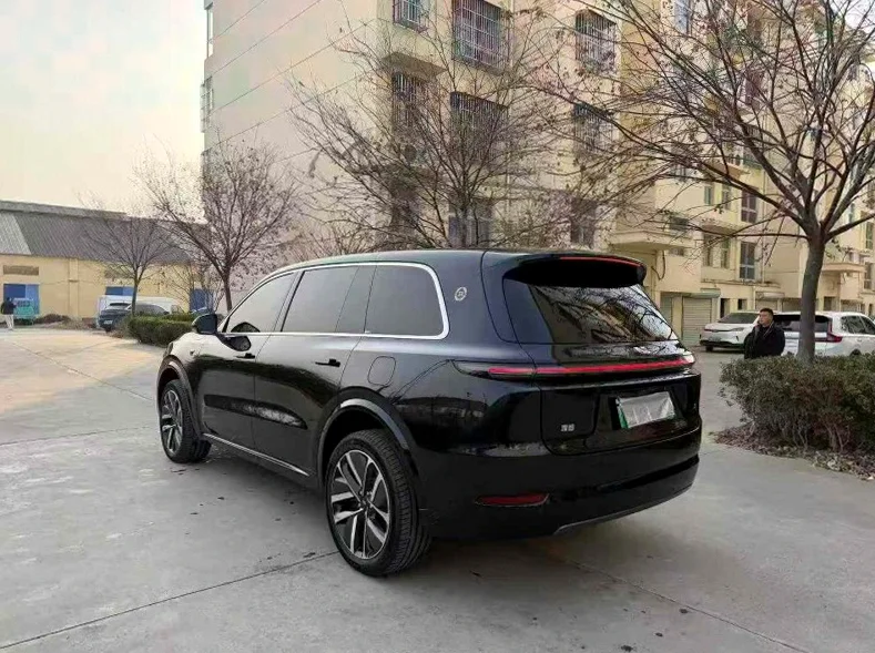 理想L9 正面外观三