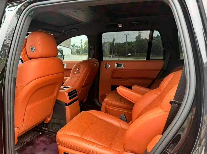 理想L9 后面外观三