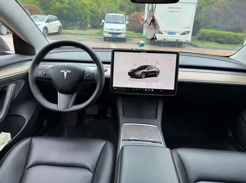 特斯拉MODEL 后面外观三