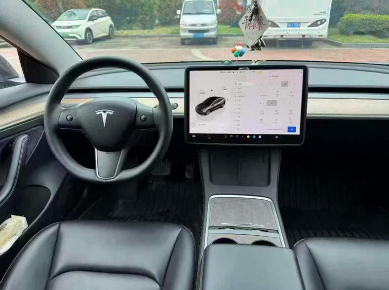 特斯拉MODEL 后面外观二