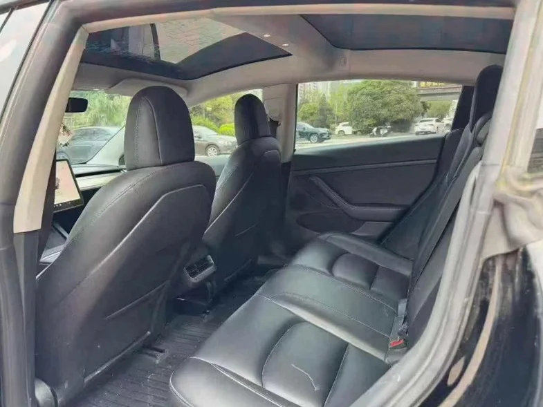 特斯拉MODEL 正面外观三