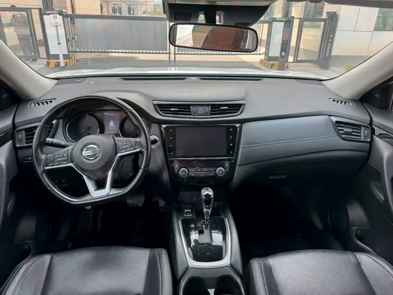 日产奇骏 后面外观二