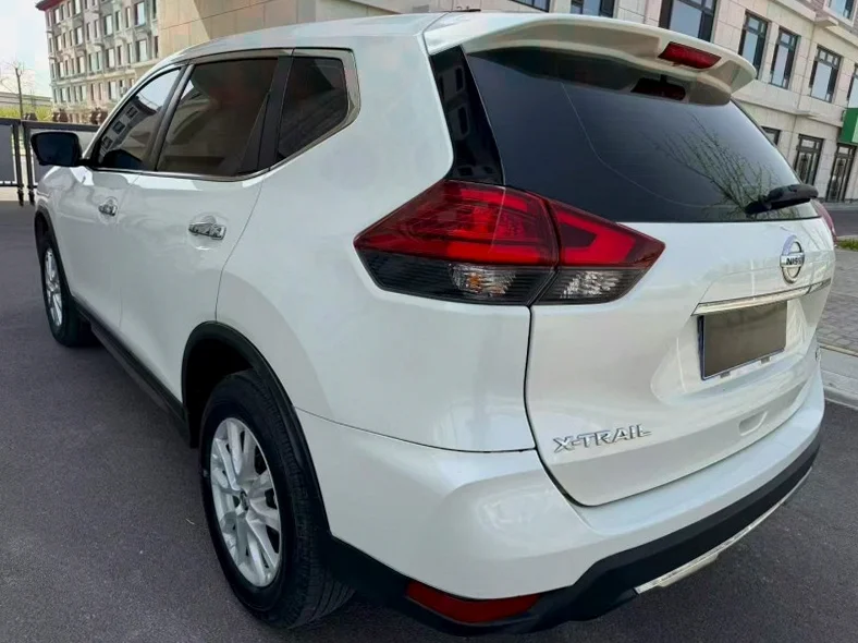 日产奇骏 内饰后排