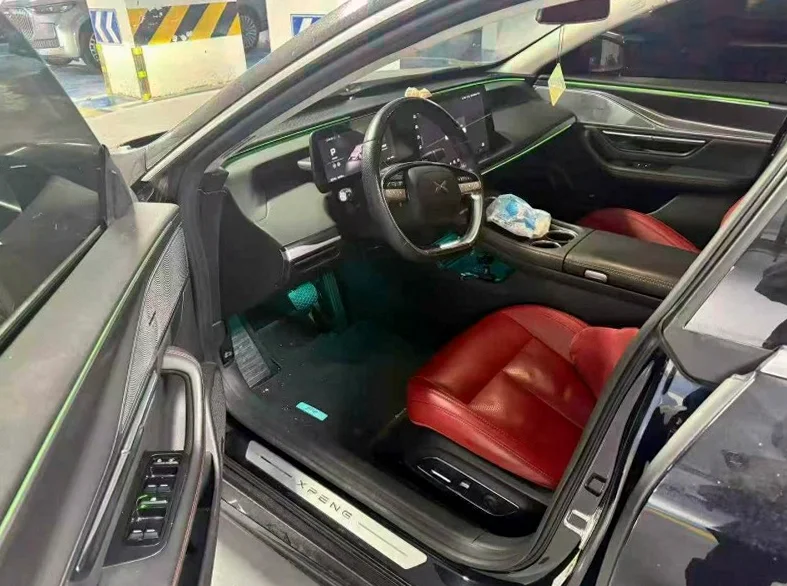 小鹏汽车p7 后面外观一