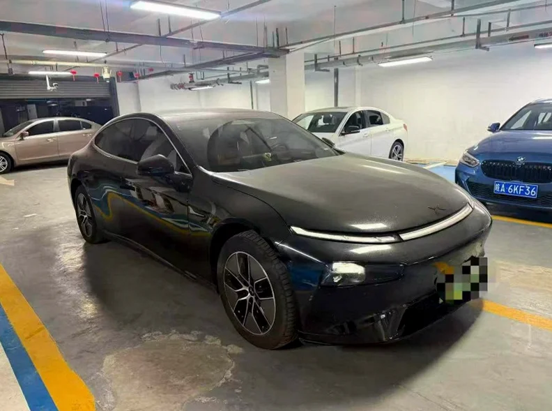 小鹏汽车p7 正面外观三