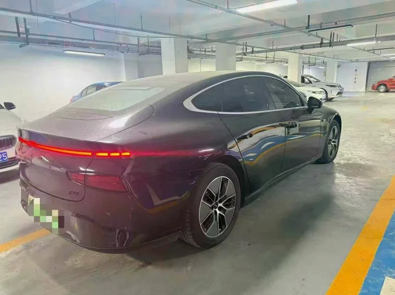 小鹏汽车p7 内饰前排