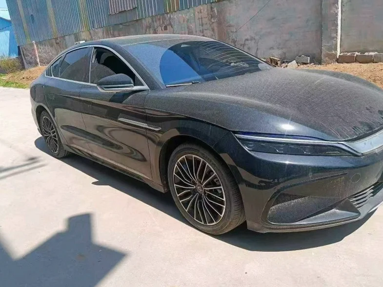 比亚迪汉 正面外观二