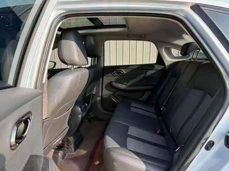 传祺埃安S 后面外观一