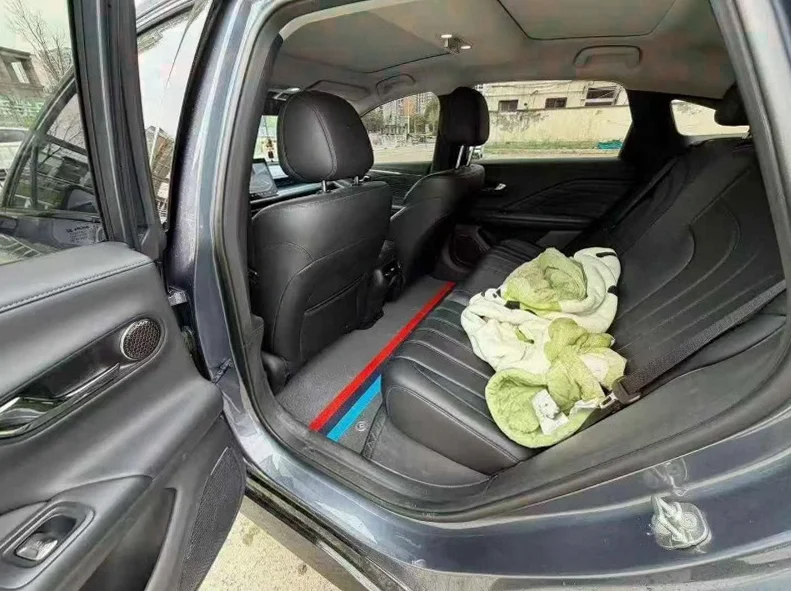 传祺埃安RT 后面外观一