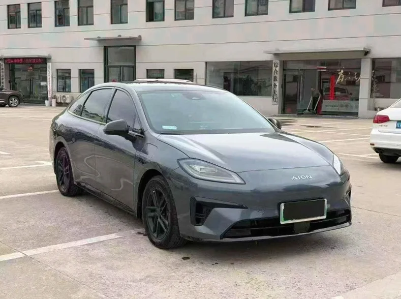 传祺埃安RT 正面外观二