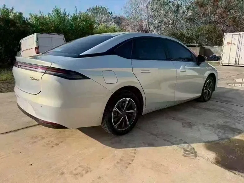 传祺埃安S 后面外观二