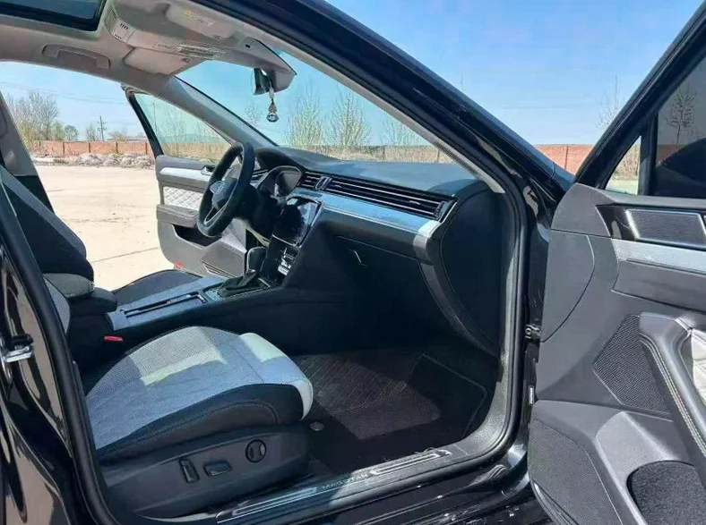 大众迈腾 后面外观一