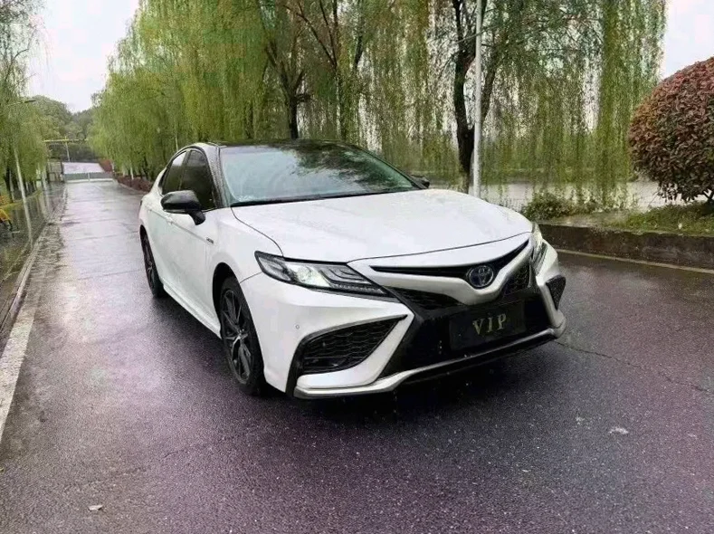 丰田凯美瑞 正面外观二