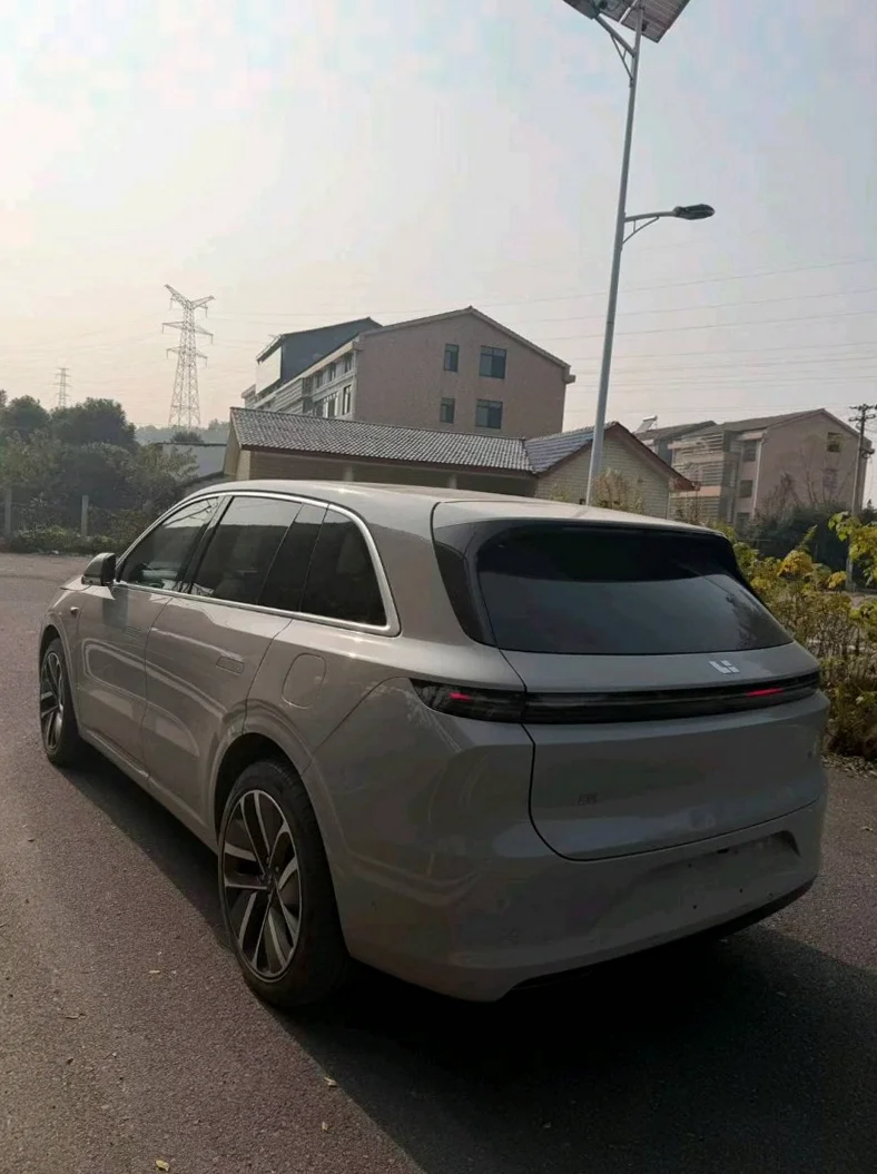 理想L6 后面外观三