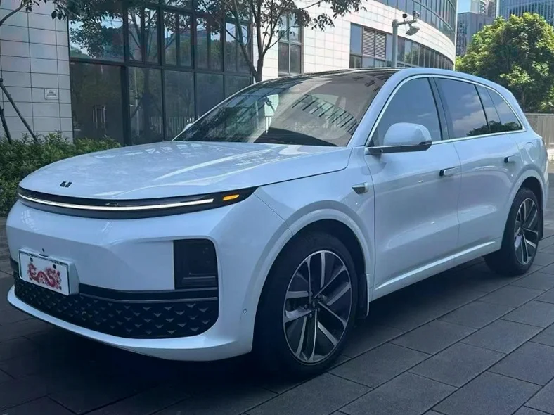 理想L6 正面外观三