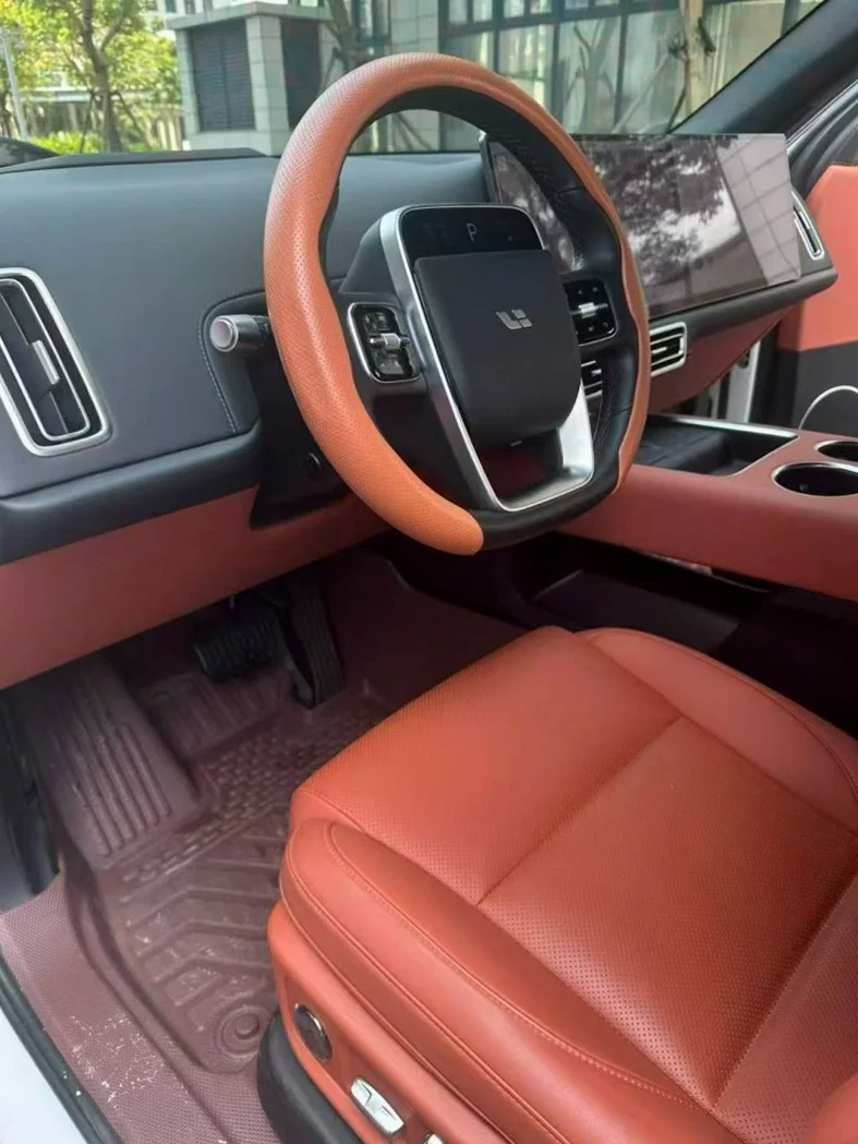 理想L6 后面外观一