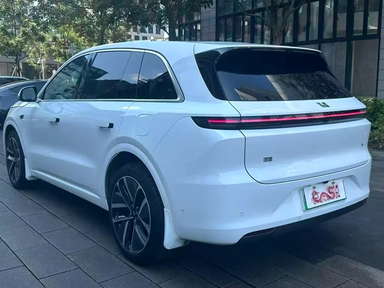 理想L6 内饰后排