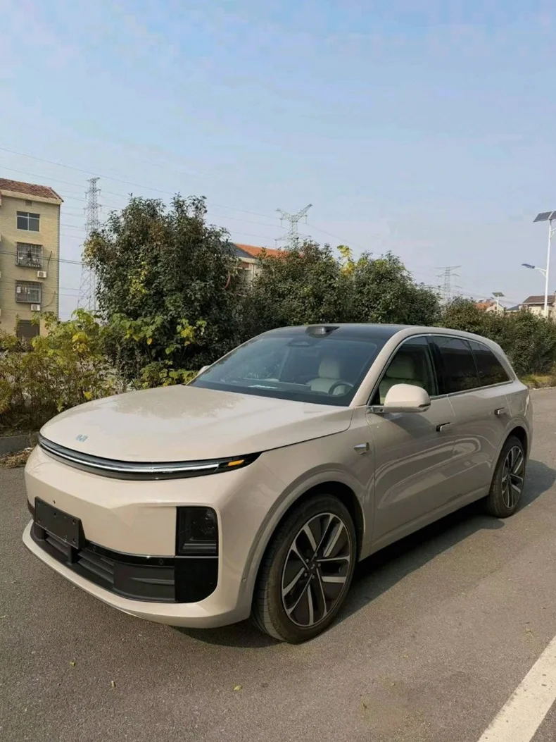 理想L6 后面外观二