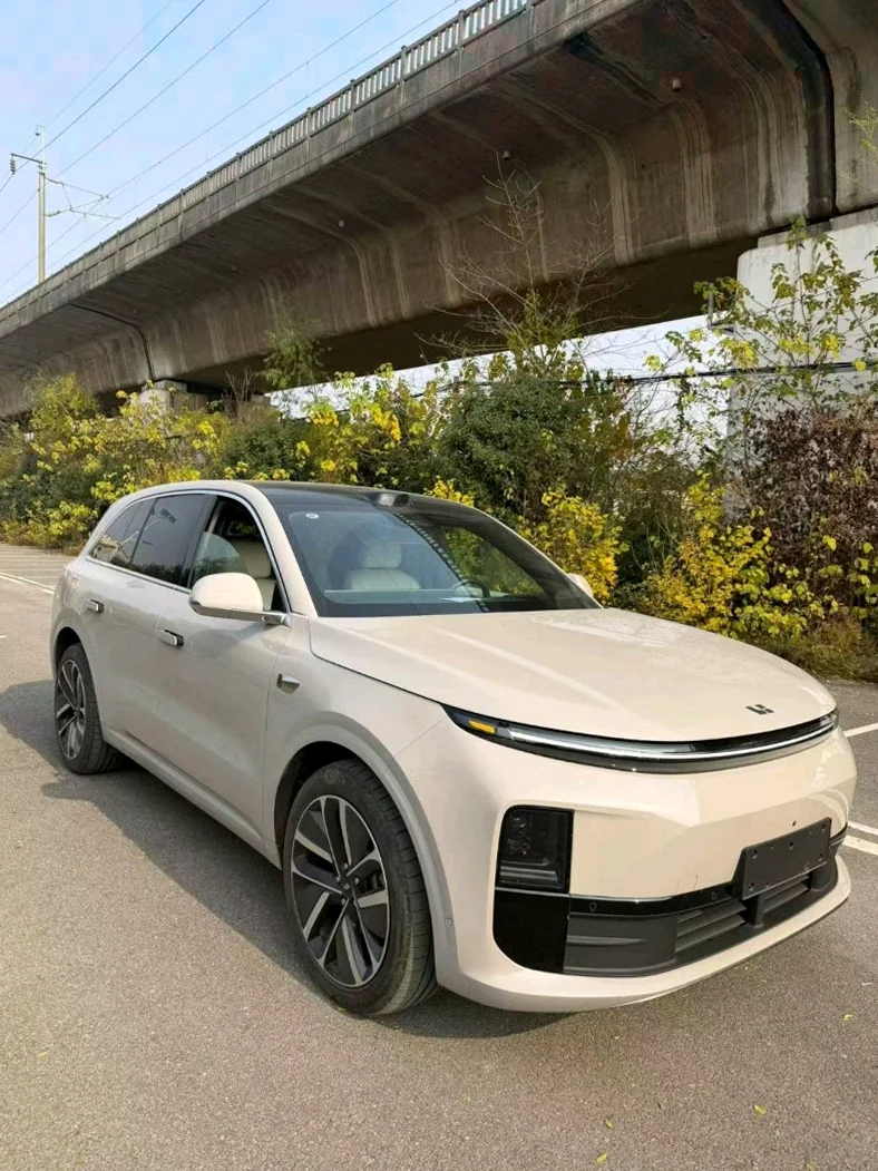 理想L6 正面外观二