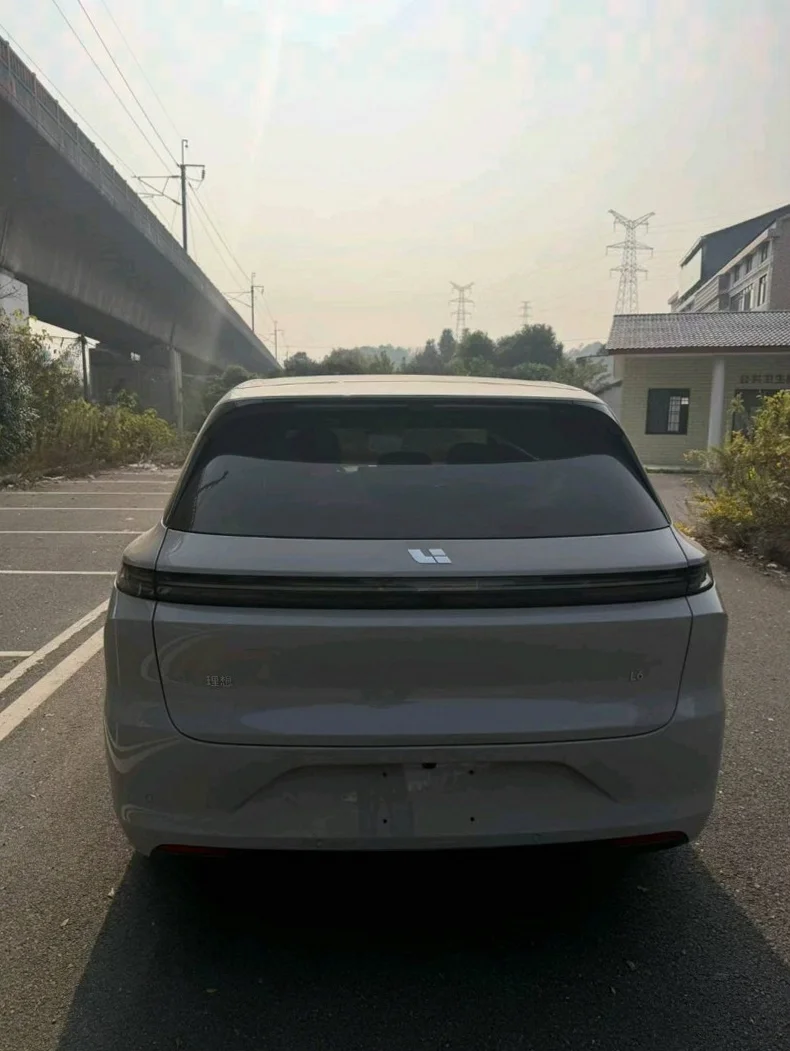 理想L6 内饰后排