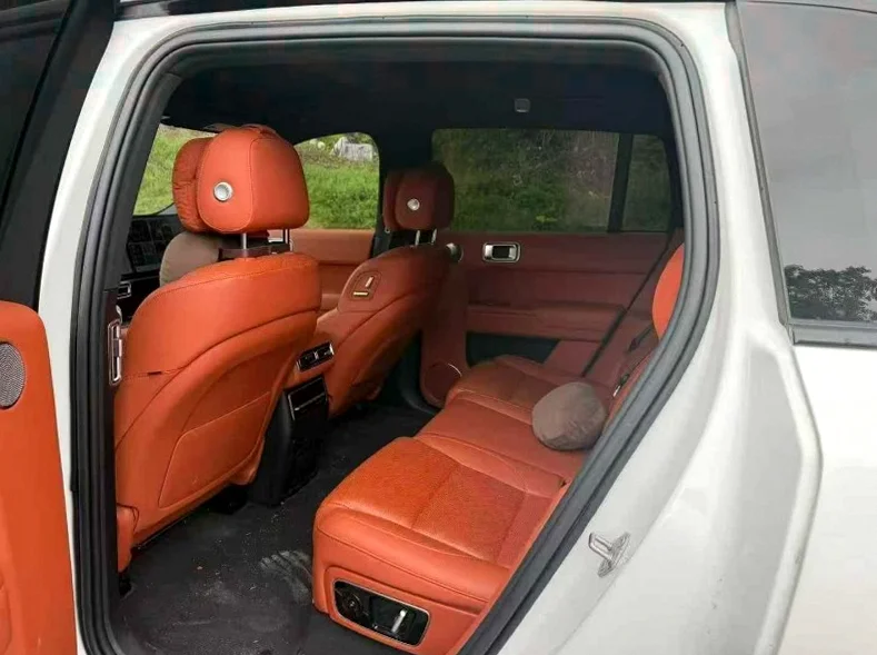 理想L7 后面外观三