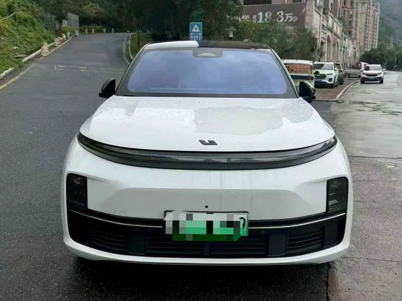 莆田2024年理想L7质押车 正面外观一
