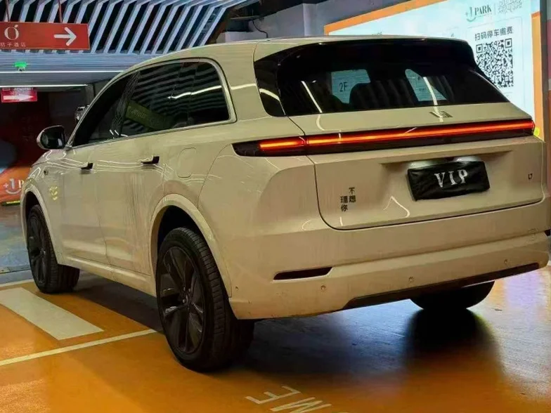 理想L7 内饰后排