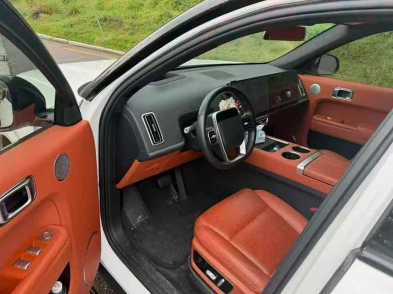 理想L7 后面外观一